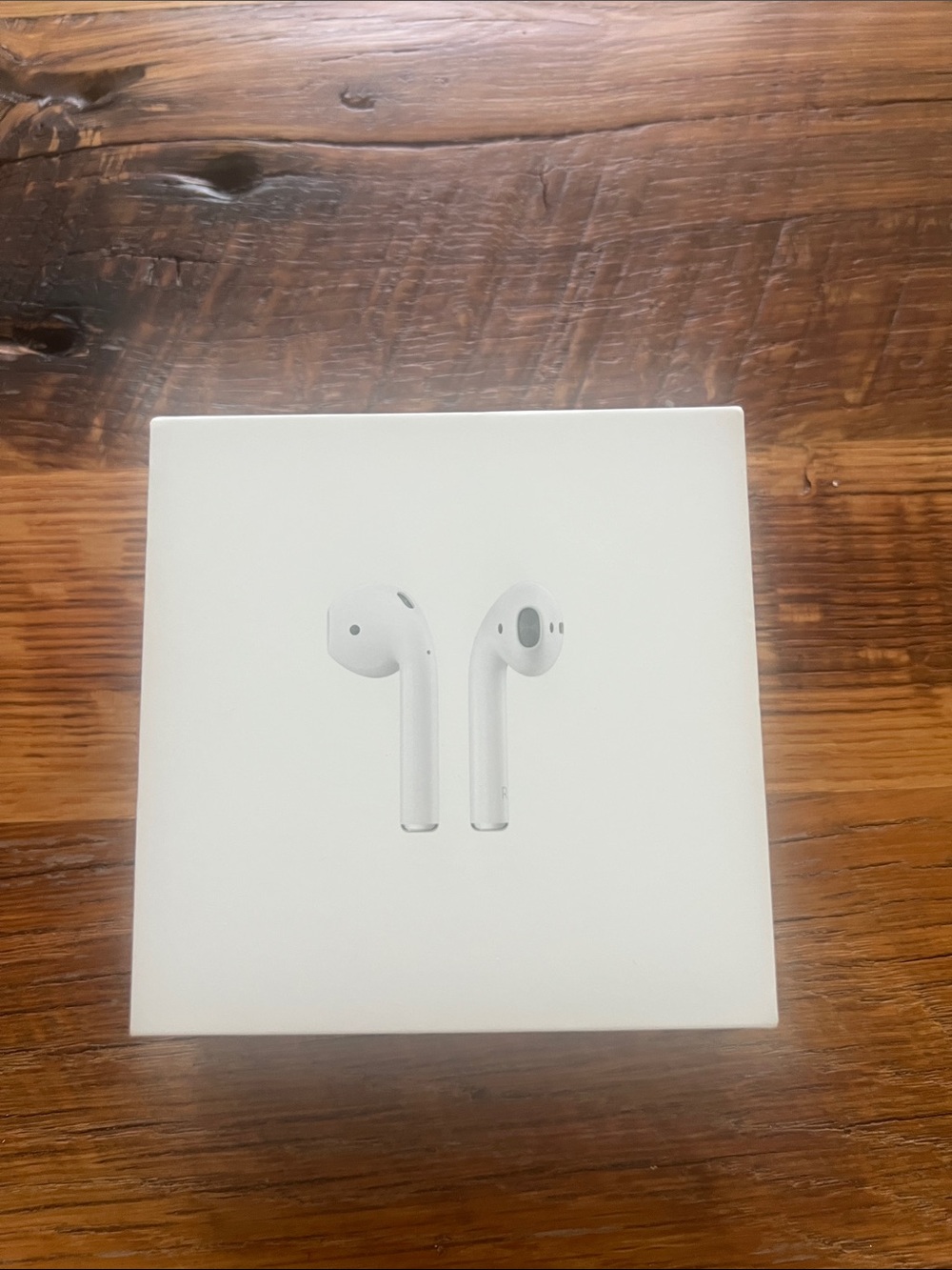Apple Wireless Earbuds in White with Charging Case